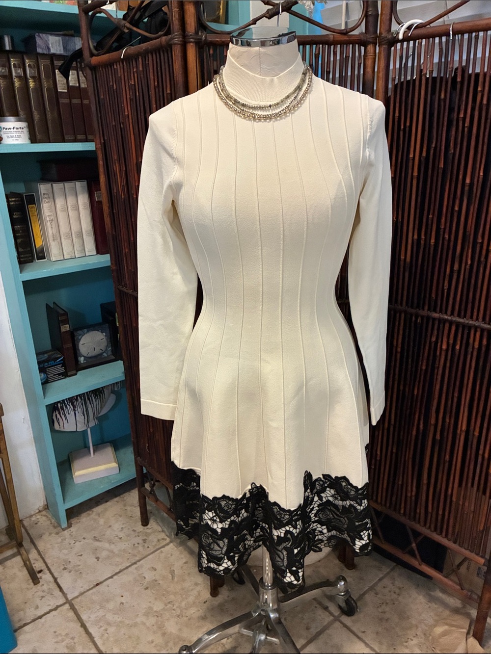 Lela Rose Georgia lace knit flared long sleeve dress.#3132